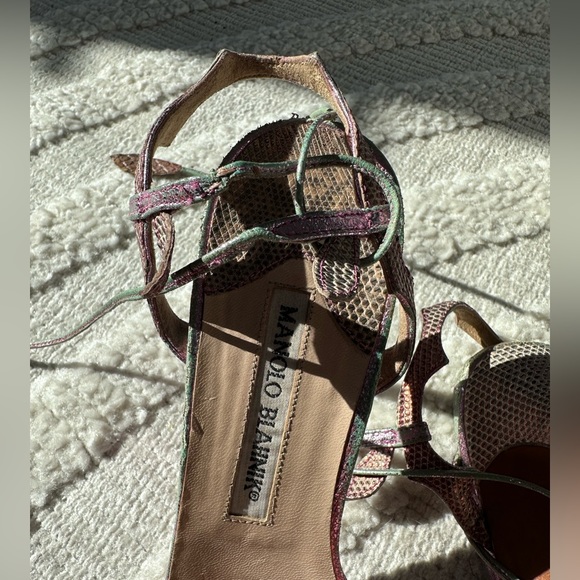Manolo Blahnik size 36/6 sandals. Vintage! Tie at ankle. 2 inch heels. So comfy. - Picture 4 of 6